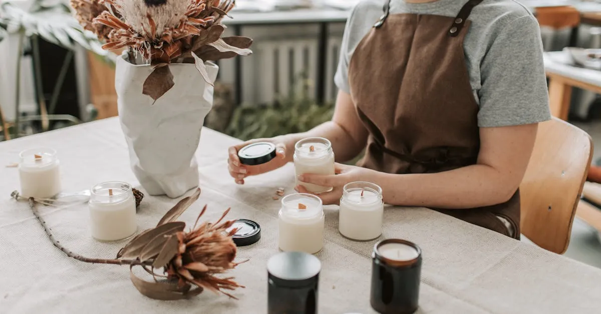 Comidas caseiras e artesanatos expostos em bancada rústica ilustrando negócios lucrativos em casa.