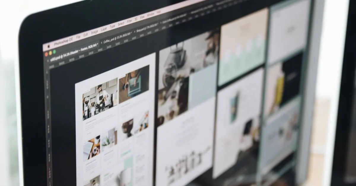 Landing page otimizada em monitor, destacando design e CTA para reduzir CPL e aumentar conversão.