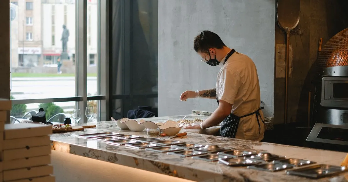 Forno portatil assando pizza na hora para eventos, substituto de rodízio de pizza São Carlos.