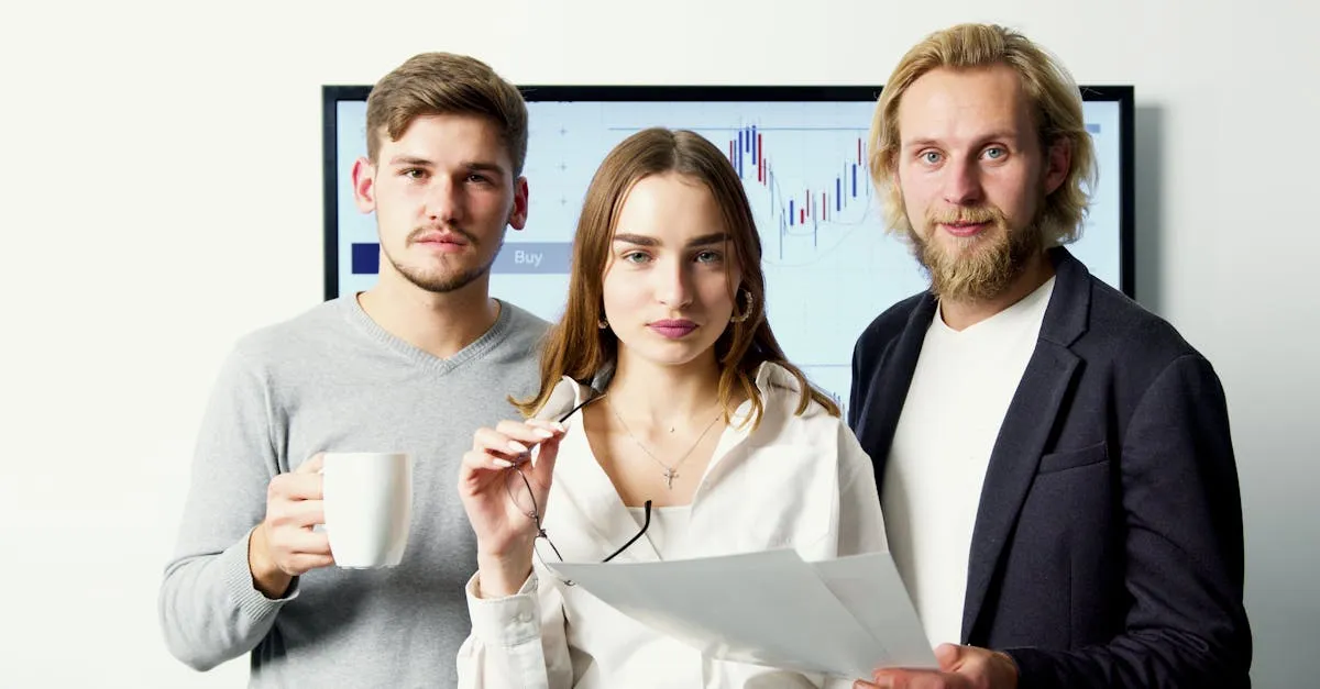 Parceria de sucesso em indicações financeiras representada por aperto de mãos e gráficos ao fundo