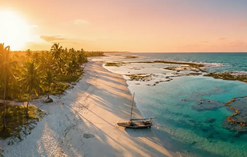Aproveite a diversidade da sua viagem para Maceió, explorando as piscinas naturais de Maragogi e o litoral norte.