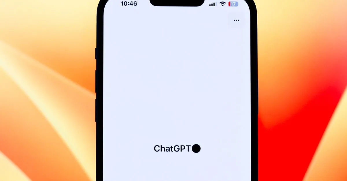 Celular exibindo mensagens suspeitas de uma proposta de empréstimo falsa antes do envio de dados.