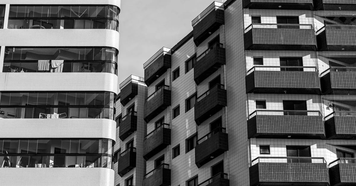 Edifício de apartamentos urbanos entre os imóveis aceitos no home equity comercialmente.
