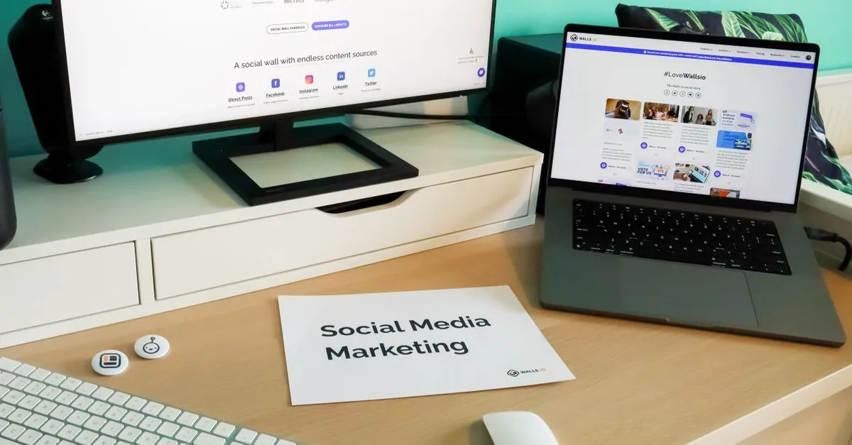 Estratégia digital ensinando como conseguir clientes para crédito nas redes sociais analisando métricas.