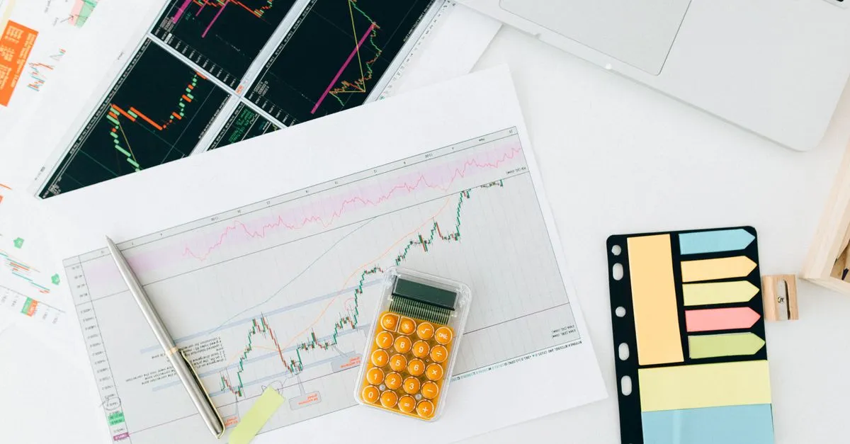 Planilhas e metas para organizar finanças para empréstimo consciente de alto valor.