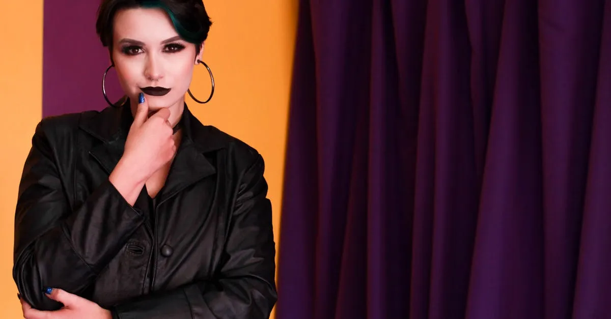 Mulher em um editorial de moda de inverno usando saia midi, suéter aconchegante e bota de cano longo em uma paisagem nevada. Destaque para Inverno By Sophi.