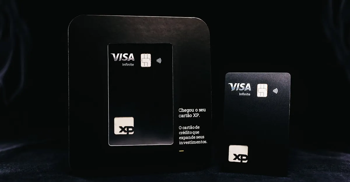 Comparativo visual de maquininha de cartão taxas altas versus taxas baixas, com impacto no sucesso financeiro do negócio.